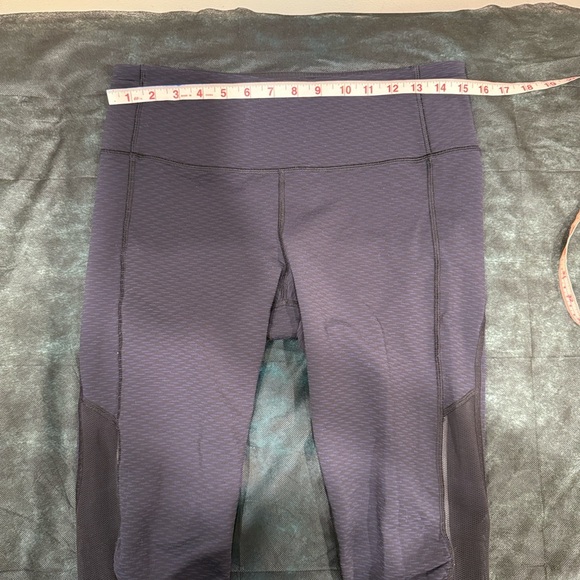 🔥Lululemon Black Cropped Leggings with Mesh Panels🔥 - Picture 7 of 8